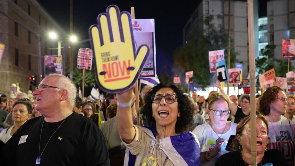 Manifestazione a Gerusalemme sollecita Netanyahu a garantire un accordo per la liberazione degli ostaggi