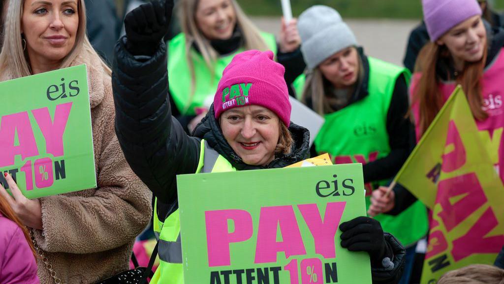 Teachers' union calls off strikes after workload deal