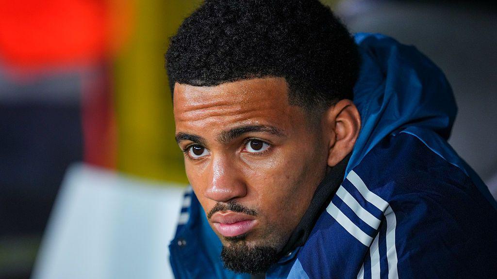 Ethan Nwaneri on the substitutes bench. 