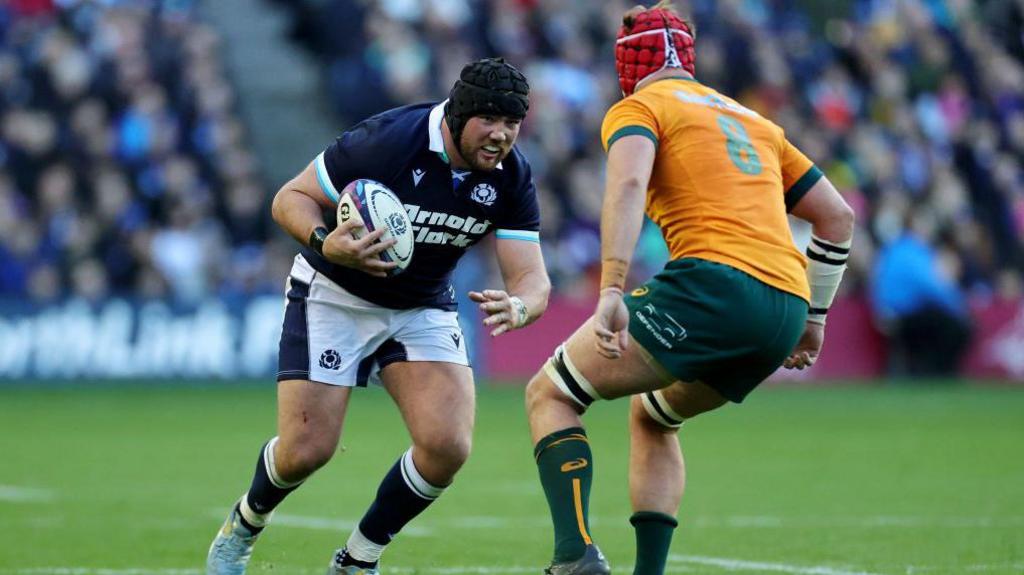 Zander Fagerson with the ball in hand