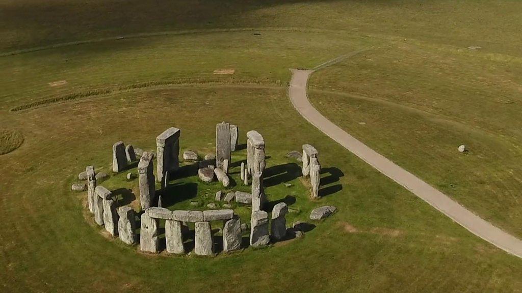 stonehenge.