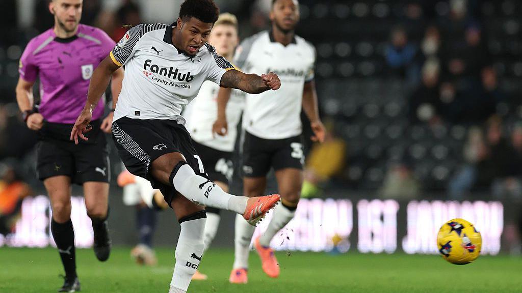 Rhian Brewster shoots for Derby County