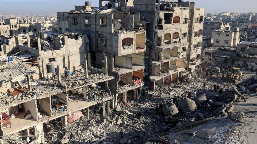 wide picture of ruins in Gaza