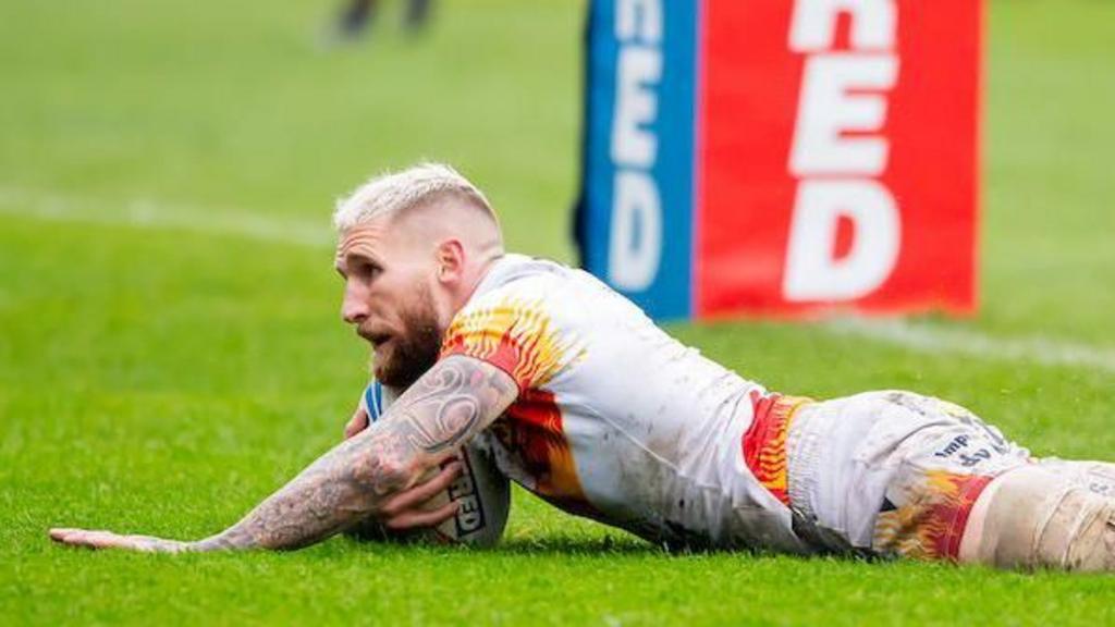 Tomkins leads Catalans to comfortable win at Castleford