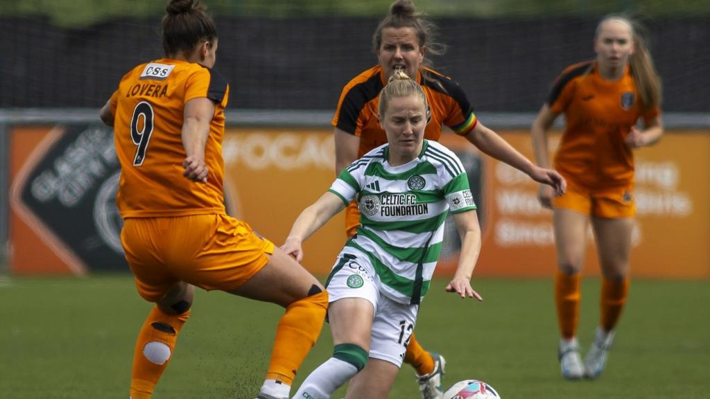 Celtic and Glasgow City players
