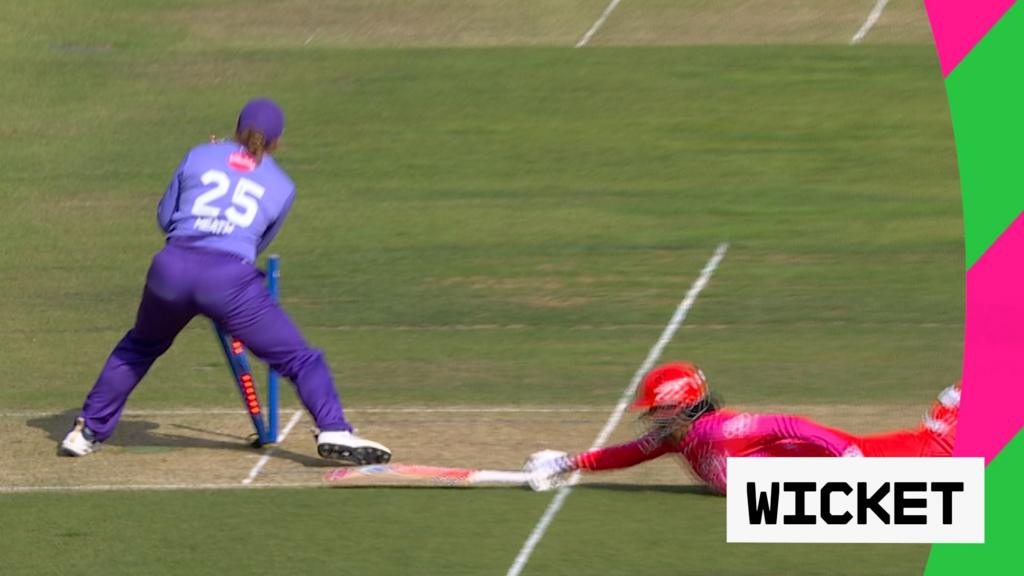 There was never a run there! - Dunkley dismissed after a mix-up