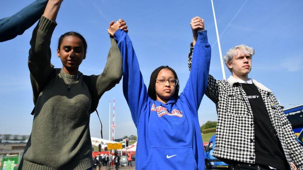 young-people-protesting.