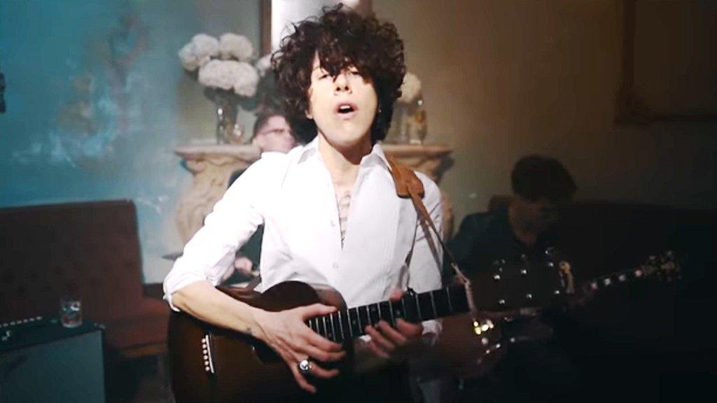 LP playing the ukulele