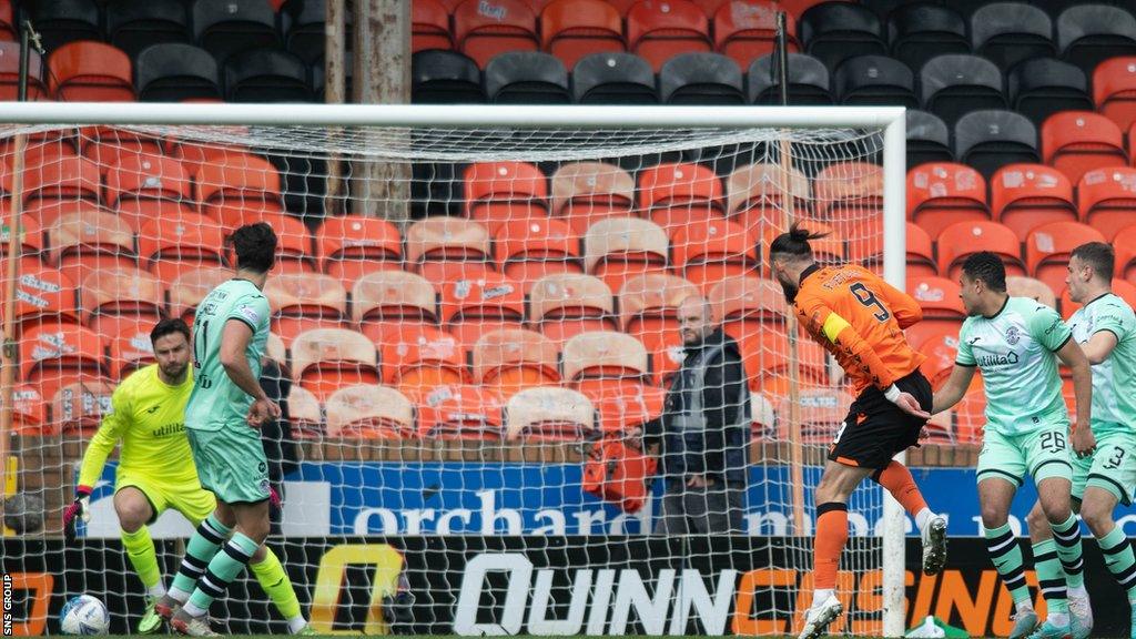 Steven Fletcher powers home a header to give Dundee United an early lead