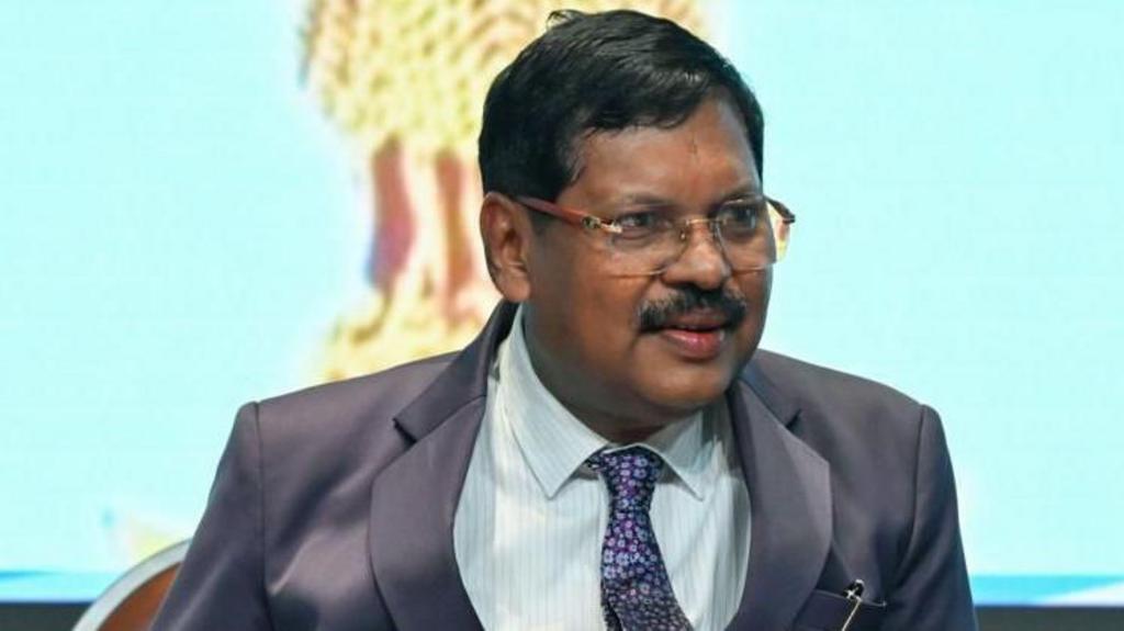 Indiens Oberster Richter Ziel eines Schuhwurf-Angriffs inmitten religiöser Spannungen