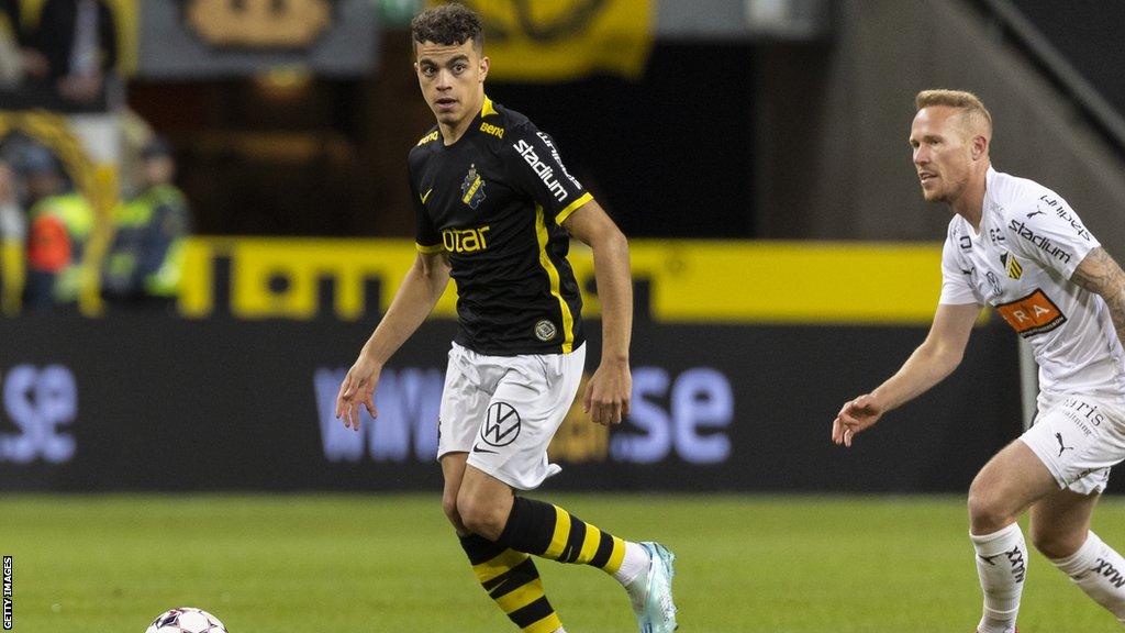 Yasin Ayari in action for AIK