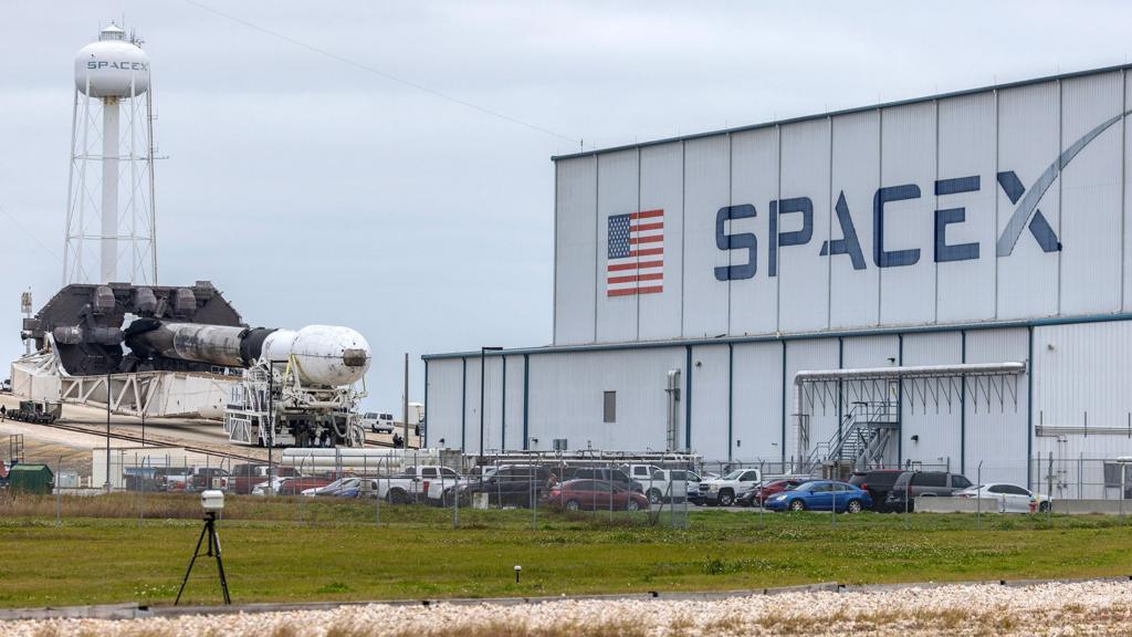 SpaceX rocket stage crashes into moon at high speed