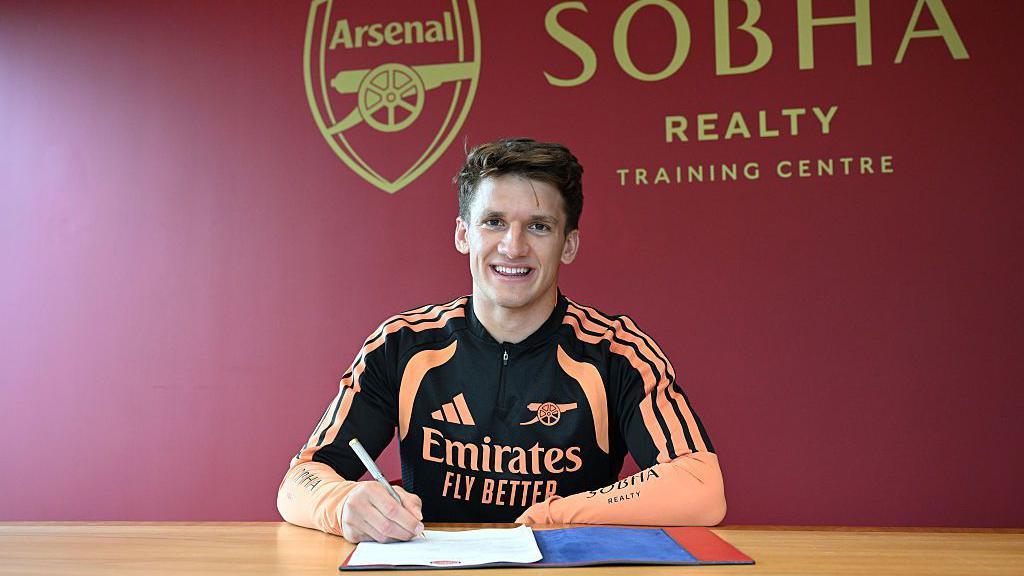 Arsenal unveil new signing Christos Tzolis