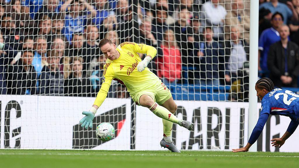 Matz Sels makes a save during a game between Nottingham Forest and Chelsea