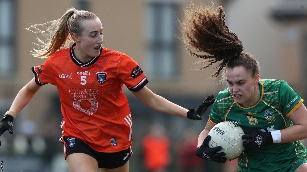 Cait Towe tackles Emma Duggan