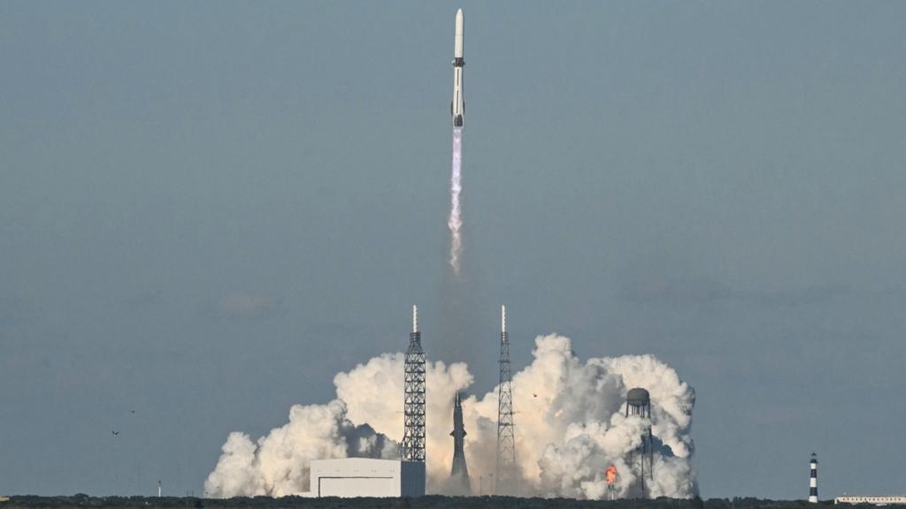 Blue Origin совершила исторический запуск, развернув спутники на пути к Марсу