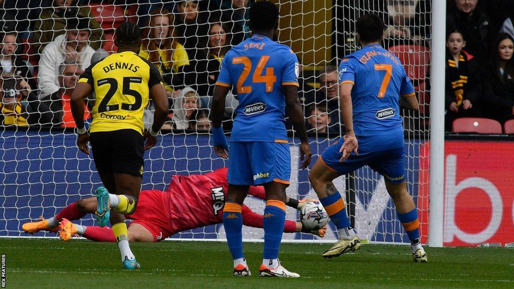 Daniel Bachmann saves a penalty