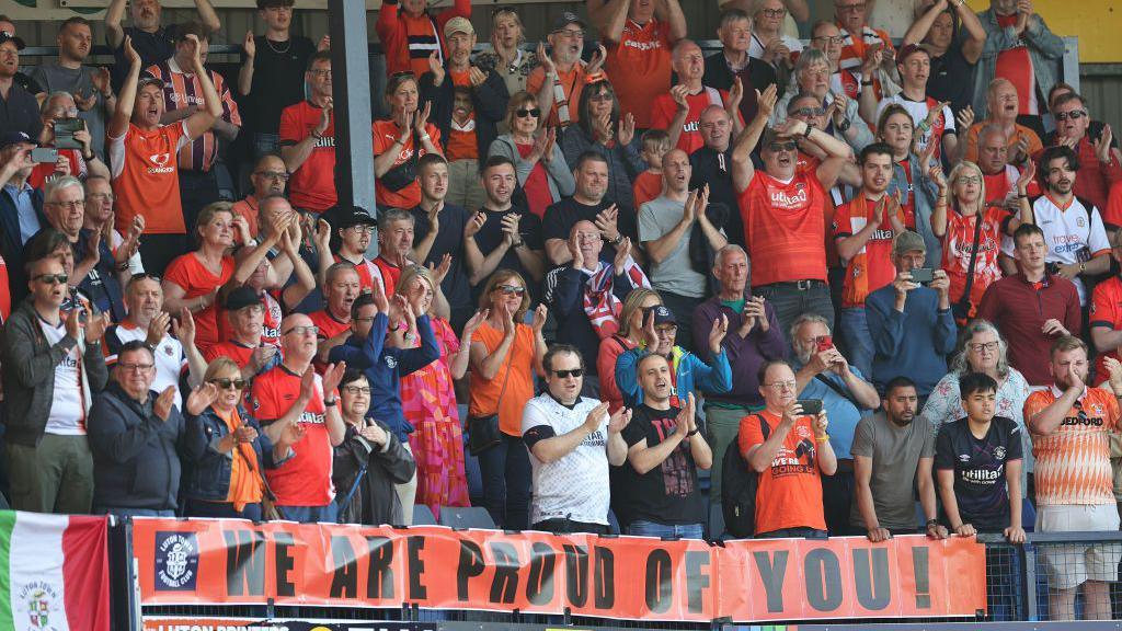 Luton Town fans