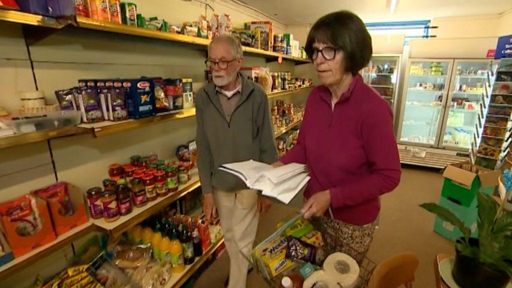 David and Ann O'Leary making up orders