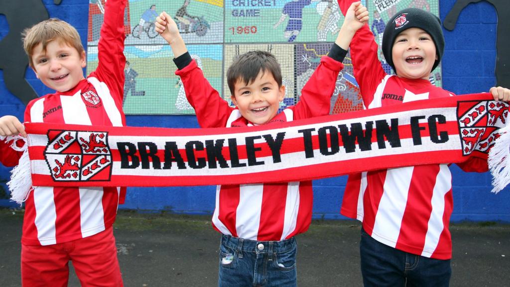 Brackley Town fans