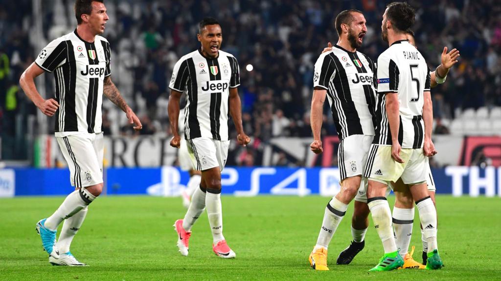 Giorgio Chiellini scores for Juventus