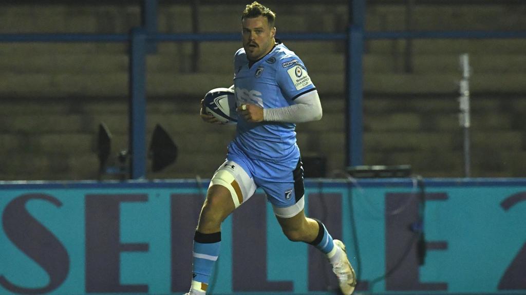 Owen Lane attacks for Cardiff