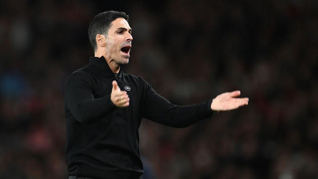 Mikel Arteta, Manager of Arsenal, reacts during the Premier League match between Arsenal FC and Liverpool FC at Emirates Stadium on October 27, 2024