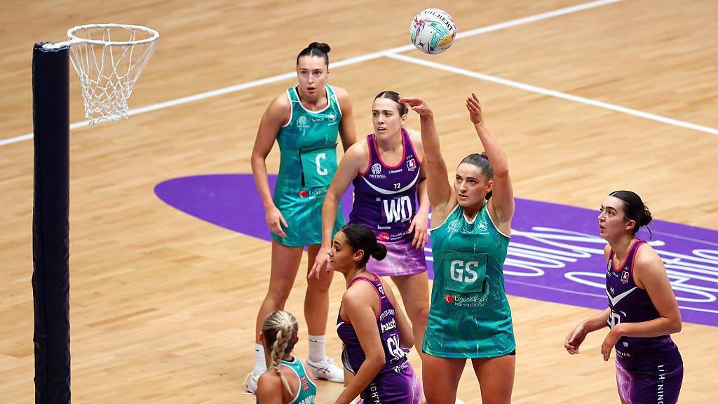 Niamh McCall of LexisNexis Dragons shoots