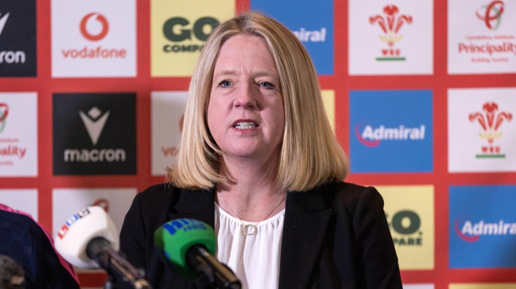 Welsh rugby deal delayed by Cardiff crisis