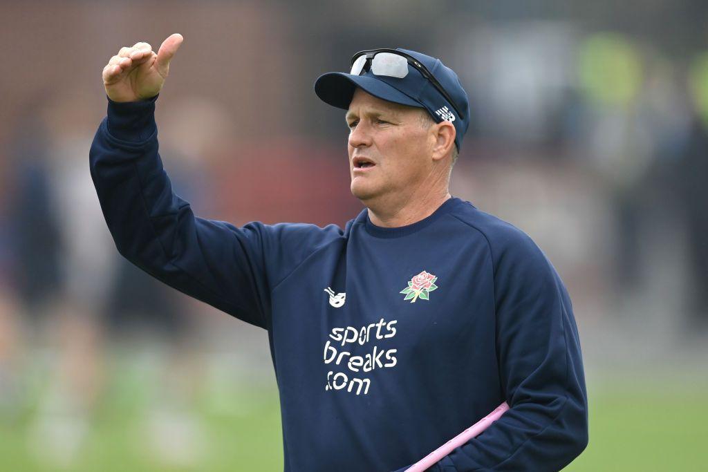 Dale Benkenstein gives a thumbs up during training with Lancashire