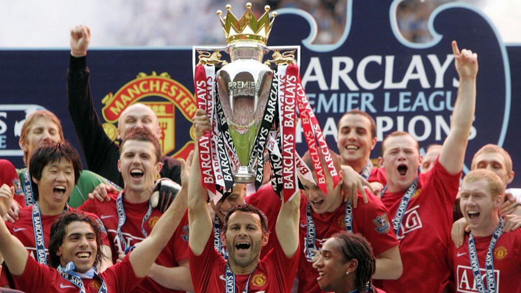 Man United lifting the Premier League trophy