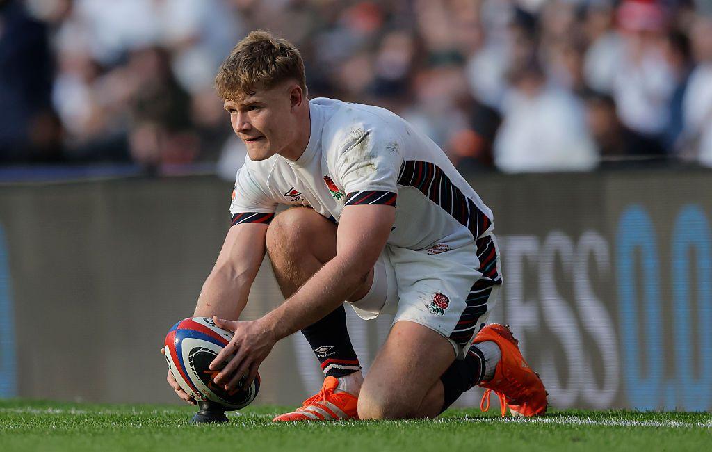 England fly-half Fin Smith prepares to kick for goal in the Six Nations game against Italy on 9 March 2025