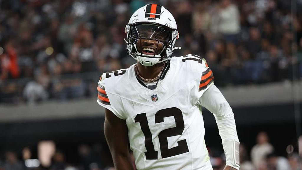 bbc.co.uk - BBC Sport - NFL LIVE: Latest week 13 scores, team news, live updates & radio commentary including Texans vs Colts & Shedeur Sanders start