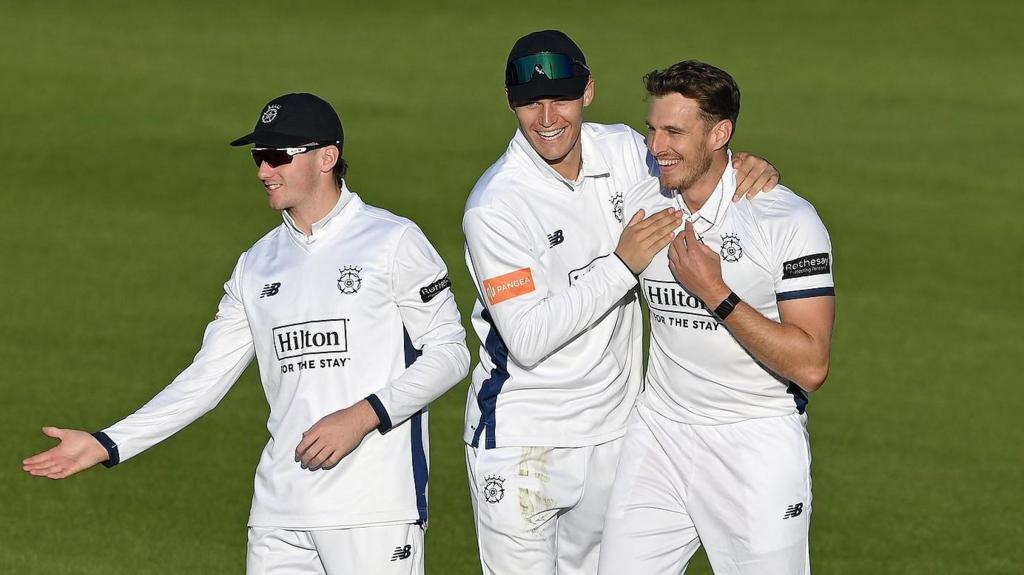 Hampshire complete three-day win over Yorkshire