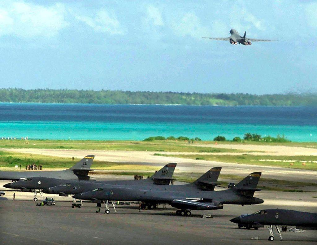 A US Air Force B-1B bomber takes off from the Diego Garcia base on a strike mission against Afghanistan 07 October 2001, during Operation Enduring Freedom