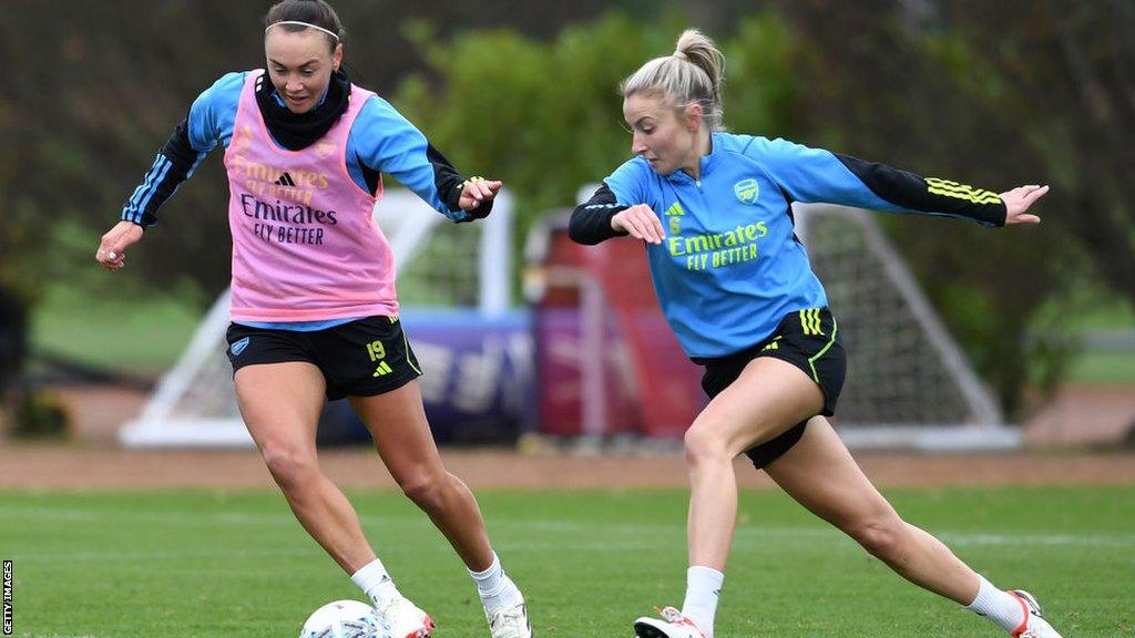 Leah Williamson in full training with Arsenal