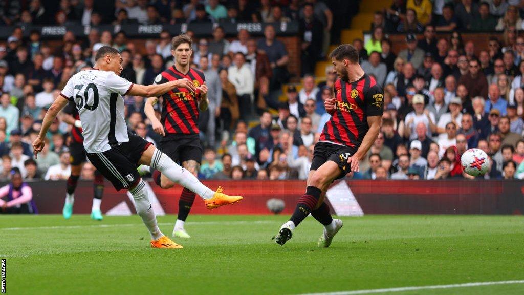 Carlos Vinicius scores a goal for Fulham