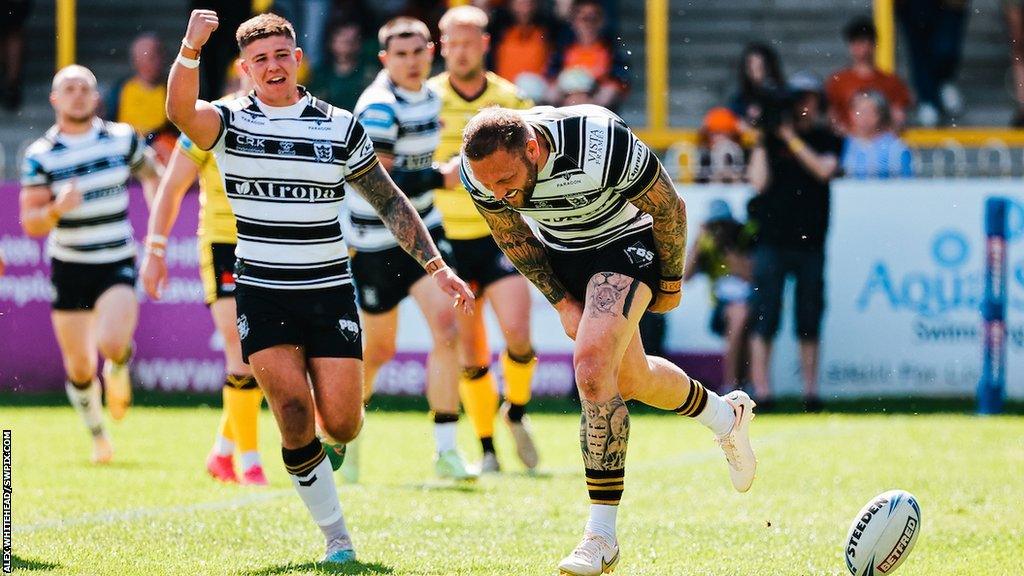 Josh Griffin came off the bench to score the first of the six Hull tries at Wheldon Road.