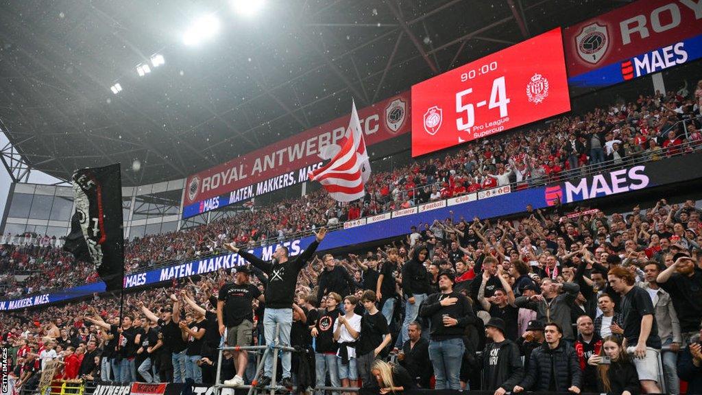 Royal Antwerp fans