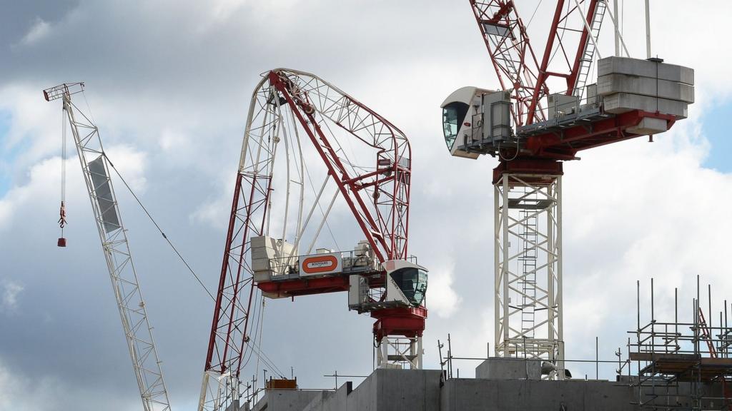 Crane damaged by Storm Katie