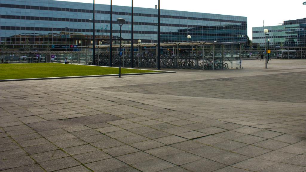 BBC Local Live Beds, Herts & Bucks on Monday, 30 November 2015. BBC News