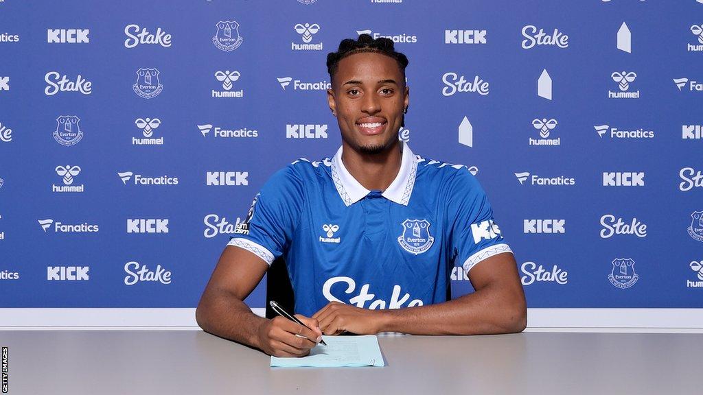 Youssef Chermiti signs for Everton