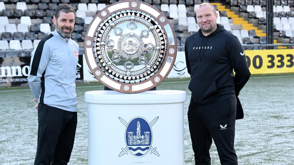 Larne manager Tiernan Lynch and Glentoran boss Warren Feeney