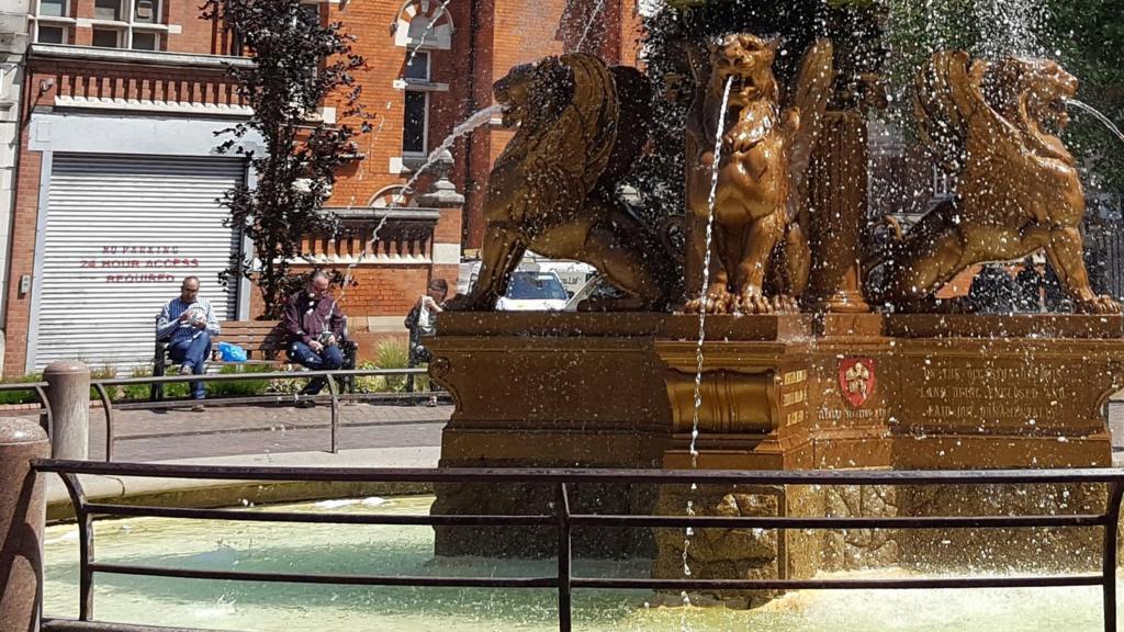 Leicester Town Hall Square