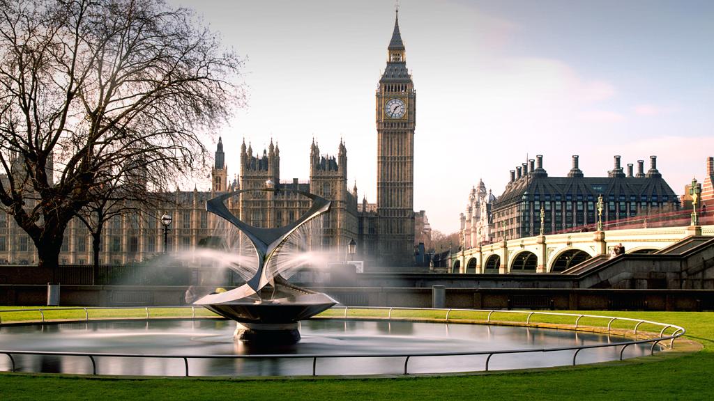 Revolving Torsion by Naum Gabo, 1975 - St Thomas' Hospital, London