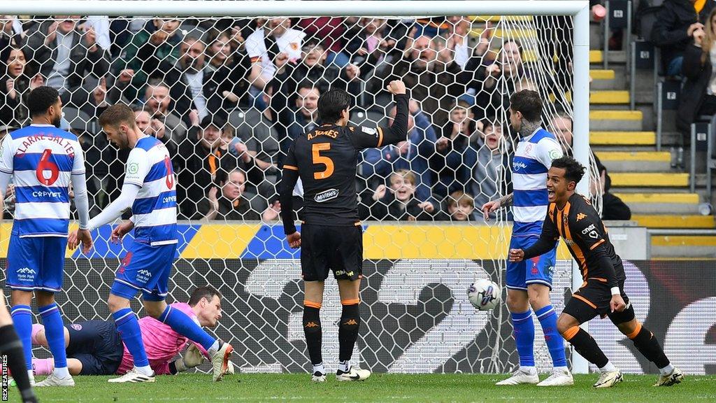 Fabio Carvalho runs away in celebration after Hull's third goal goes in