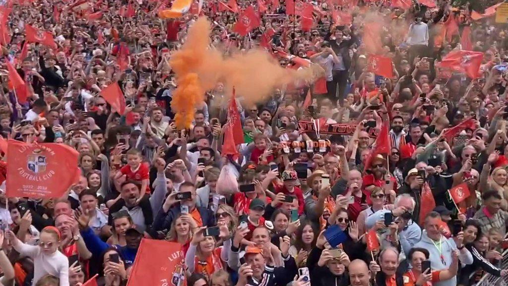 Luton Town fans celebrating promotion