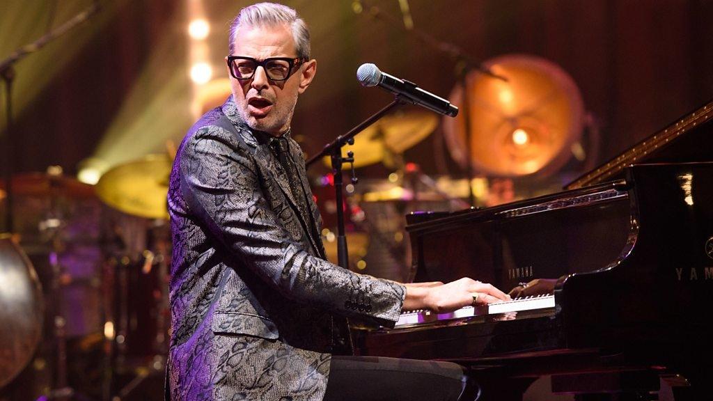 Jeff Goldblum playing the piano