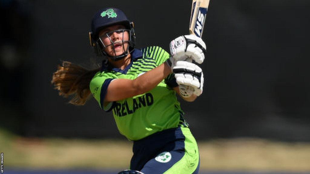 Ireland batter Amy Hunter