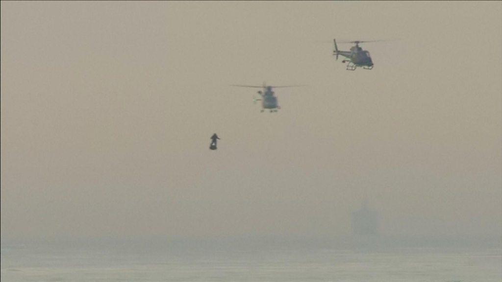 Franky Zapata flying across the Channel